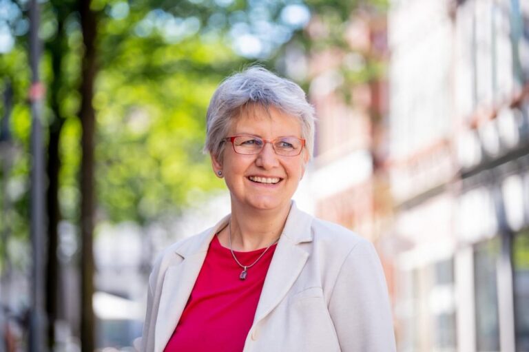 Almut Mackensen